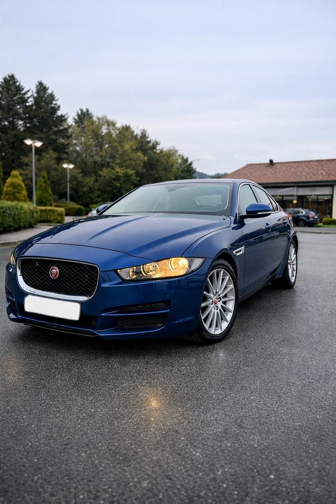 Jaguar XE ️ Chaîne de distribution : à prévoir, Autos, Jaguar, Entreprise, XE, ABS, Caméra de recul, Phares directionnels, Régulateur de distance