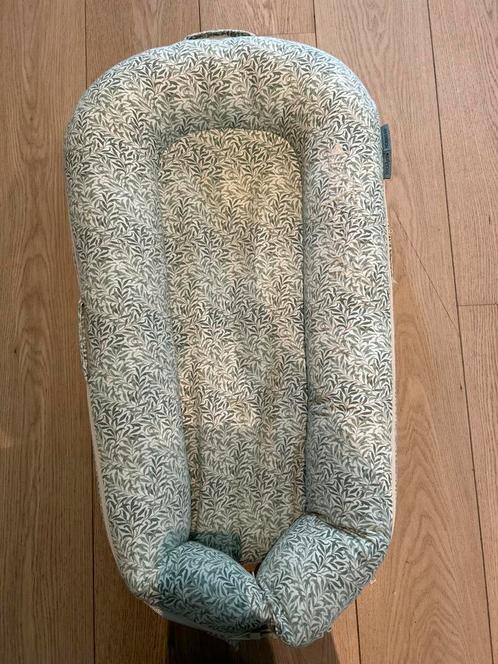 Babynestje wit/olijfgroen, Kinderen en Baby's, Babymode-accessoires, Gebruikt, Ophalen