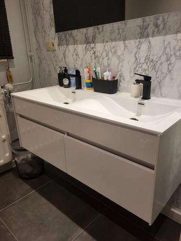 Badkamer meubel / dubbele lavabo beschikbaar voor biedingen