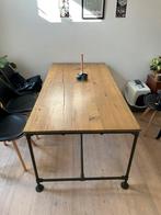 Houten tafel met ijzeren poten, Huis en Inrichting, Ophalen, Gebruikt, 50 tot 100 cm, Vijf personen of meer