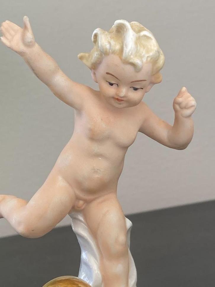 Gemerkt Duits retro porseleinen Art Deco beeldje, Verzamelen, Beelden en Beeldjes, Zo goed als nieuw, Overige typen, Ophalen