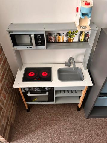 Miele speel keuken  beschikbaar voor biedingen