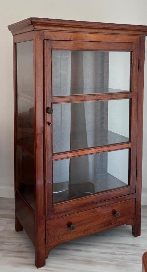 Antieke vitrinekast uit India, Huis en Inrichting, Kasten | Vitrinekasten, Gebruikt, Minder dan 100 cm, Minder dan 50 cm, 25 tot 50 cm
