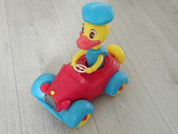 Donald Duck in auto beschikbaar voor biedingen