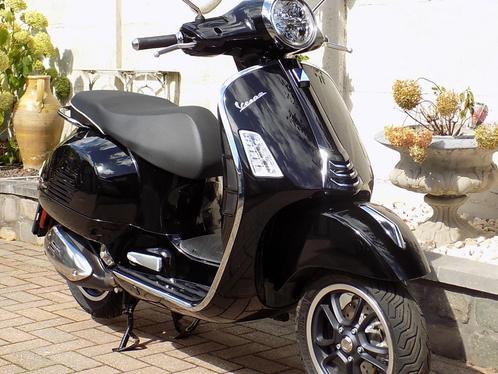 Vespa GTS 300 SUPER bj 2023 , Motoren, Motoren | Overige merken, Bedrijf, Scooter, 12 t/m 35 kW, 1 cilinder, Ophalen