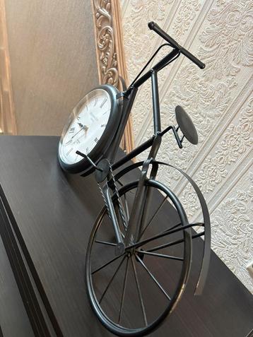 Horloge vélo sur pied tbe beschikbaar voor biedingen