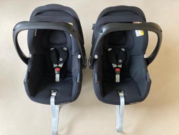  Maxi-Cosi Cabriofix I-Size + ISO-fix Base disponible aux enchères