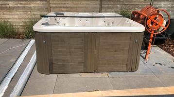 jacuzzi / spa / whirlpool 360x360 afbraak/onderdelen beschikbaar voor biedingen