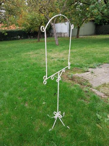 hanger voor vogelkooi beschikbaar voor biedingen