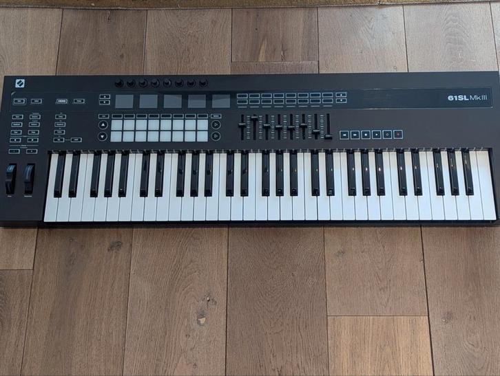 Novation 61SL MKiii / MK3 , in nieuwstaat, Muziek en Instrumenten, Synthesizers, Zo goed als nieuw, Novation, Ophalen of Verzenden