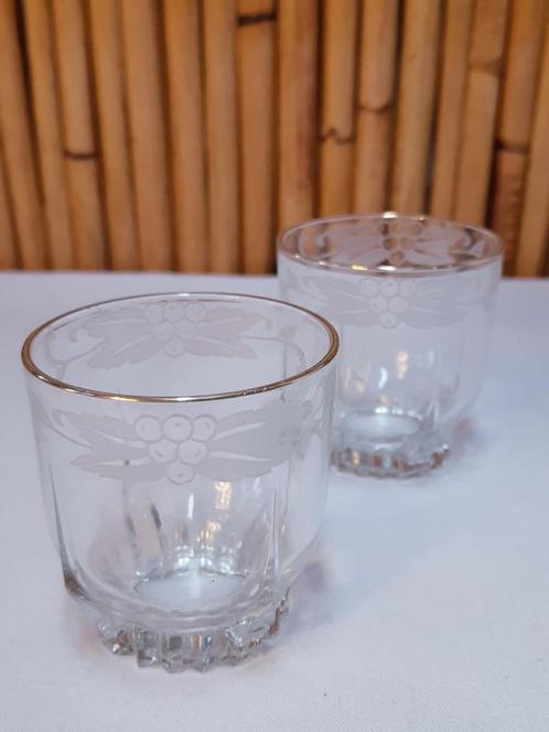 2 verres à digestif