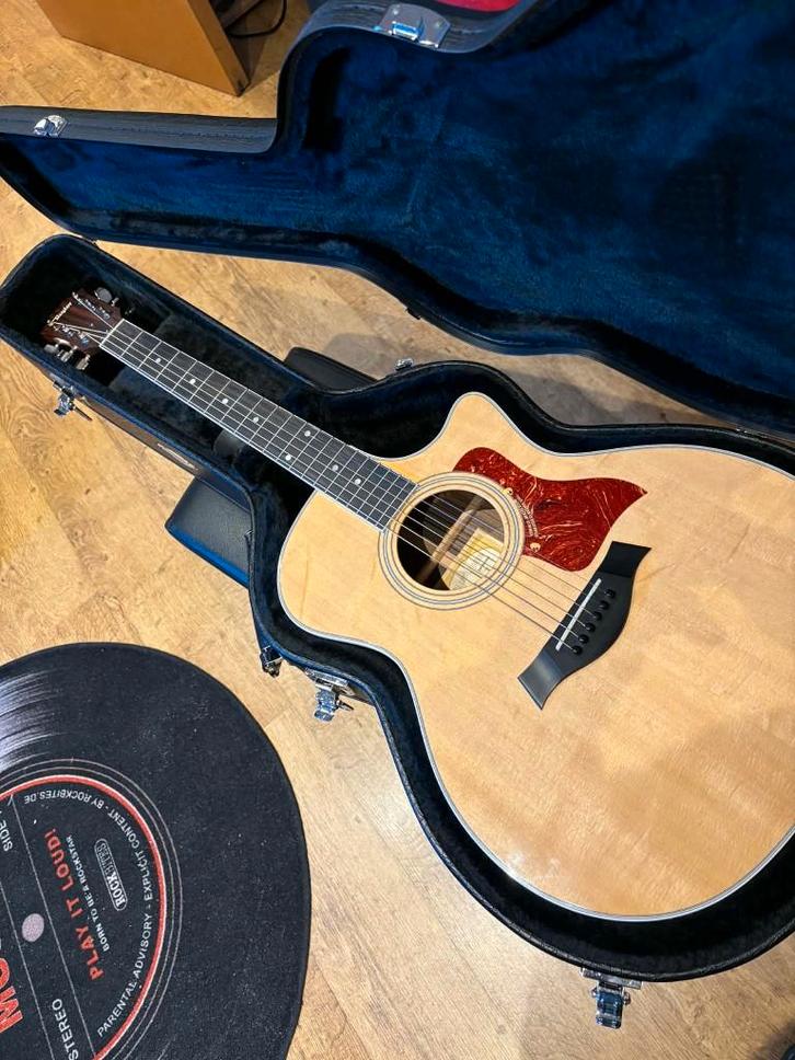 Guitare éléctro/accoustique Taylor modèle anniversaire, Musique & Instruments, Instruments à corde | Guitares | Acoustiques, Neuf