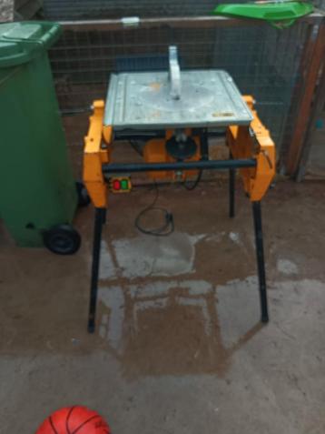 Dewalt Flip over zaagmachine professionele machine  beschikbaar voor biedingen