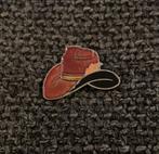 PIN - COWBOYHOED - COWBOY - HOED - HAT, Autres sujets/thèmes, Utilisé, Envoi, Insigne ou Pin's