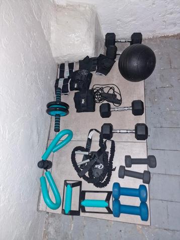  fitnessmateriaal beschikbaar voor biedingen