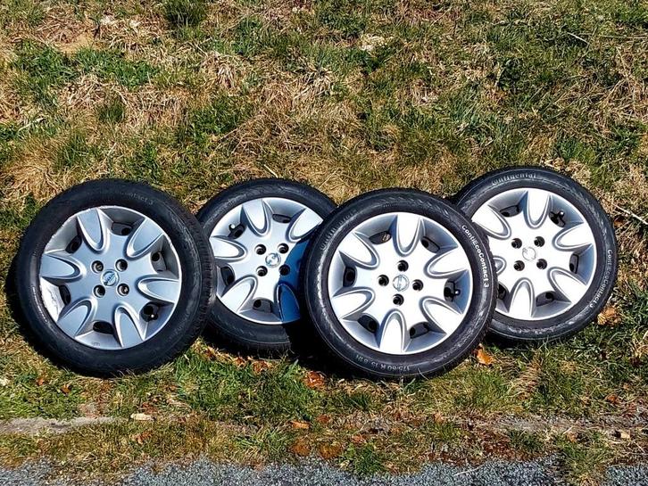 4 pneus Continental pour Nissan, Renault ou Dacia, Auto-onderdelen, Banden en Velgen, Banden en Velgen, Zomerbanden, 15 inch, 175 mm