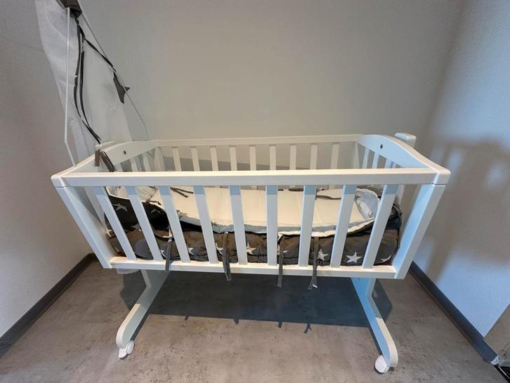 Complete set bestaande uit een wieg, matras, kussen, Kinderen en Baby's, Babywiegjes en Ledikanten, Wieg, Ophalen