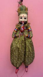 Echte Indonesische marionetten, Ophalen