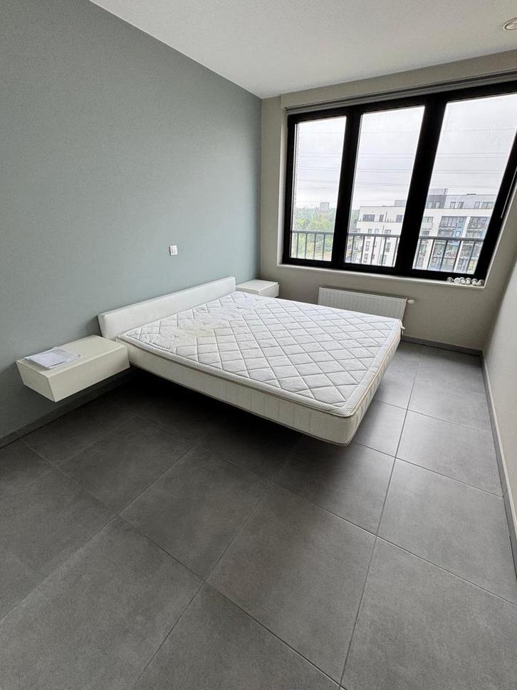 Zwevend bed Lago, Huis en Inrichting, Slaapkamer | Bedden, Ophalen