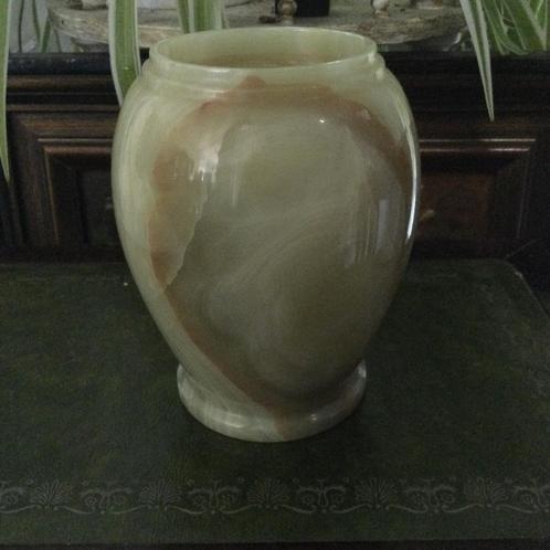 Vase en onyx, belles nuances, Antiquités & Art, Antiquités | Vases, Enlèvement ou Envoi