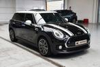 MINI Cooper Clubman 1.5A Automaat - LEDER / PANO / NAVI / BL, Auto's, Mini, Gebruikt, 136 pk, Zwart, Leder