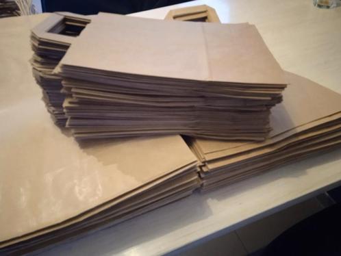 Lot papieren draagtassen, verschillende afmetingen., Zakelijke goederen, Stock en Retail | Verpakking en Verzending, Ophalen of Verzenden