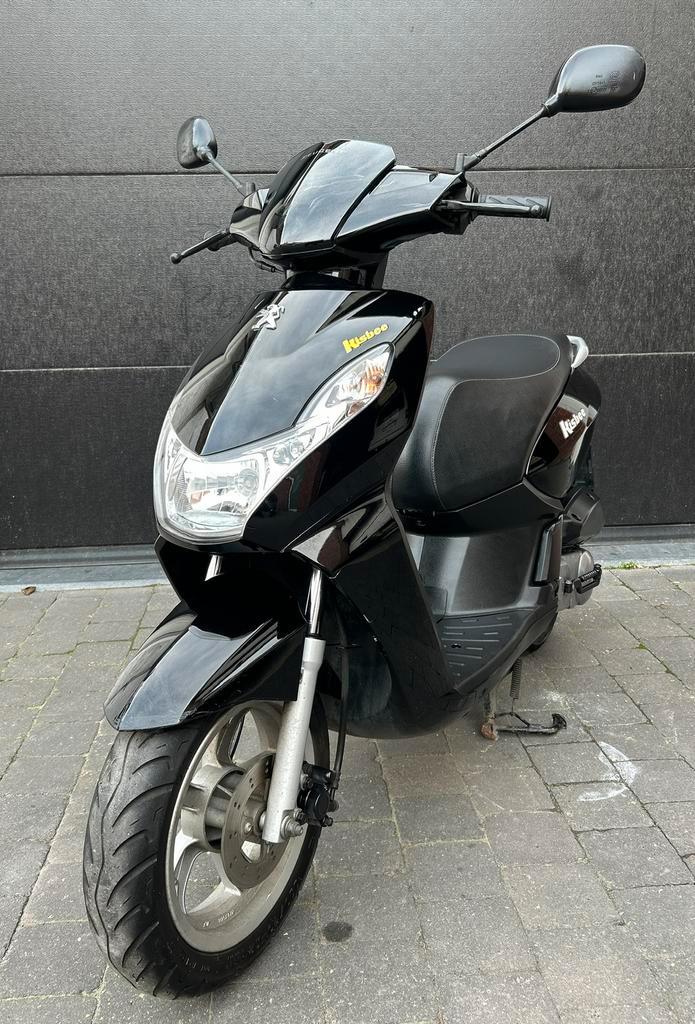 Peugeot Kisbee (Klasse A), Fietsen en Brommers, Scooters | Peugeot, Zo goed als nieuw, Overige modellen, Klasse A (25 km/u), Benzine