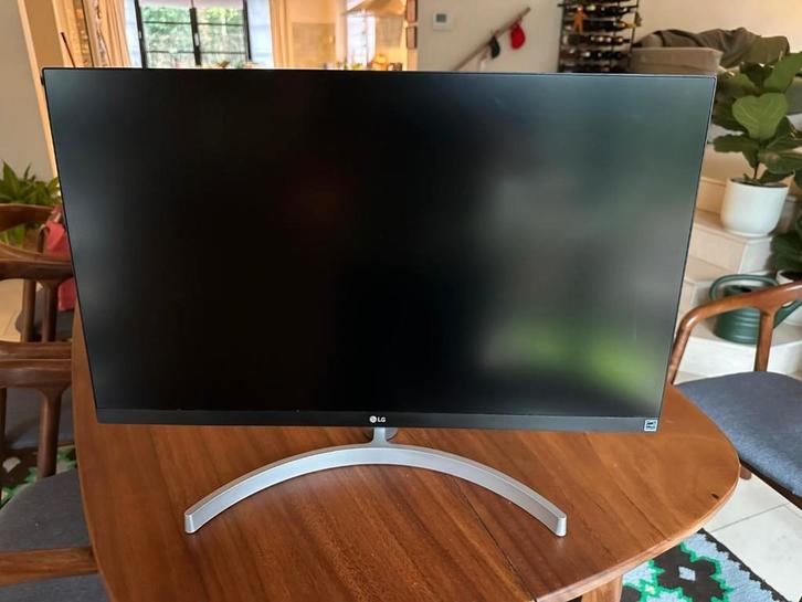 Moniteur LG, 27 pouces, 4K, Informatique & Logiciels, Moniteurs, Comme neuf, 60 Hz ou moins, DisplayPort, HDMI, Inclinable, IPS