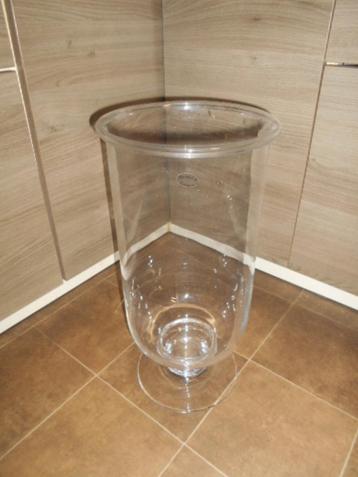 Grote glazen vaas op voet -Pomax / H : 45 cm beschikbaar voor biedingen