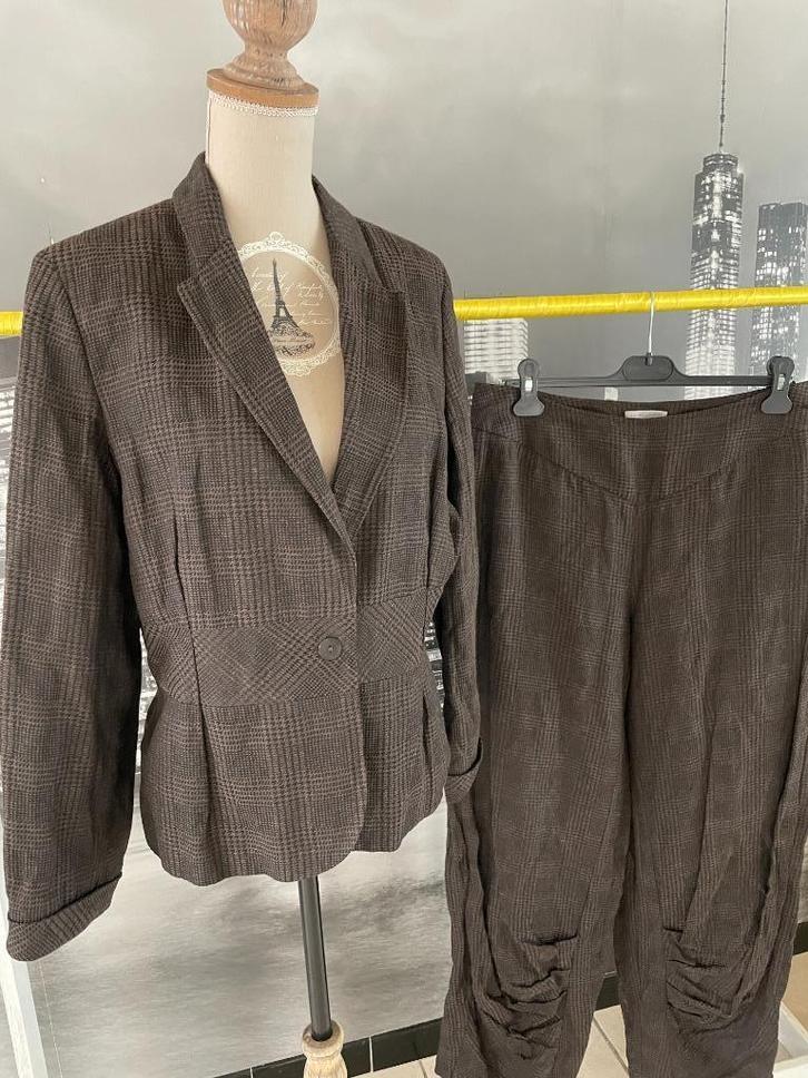 broekpak Sarah Pacini - 38-40, Kleding | Dames, Jasjes, Kostuums en Pakken, Gedragen, Kostuum of Pak, Maat 38/40 (M), Bruin, Verzenden