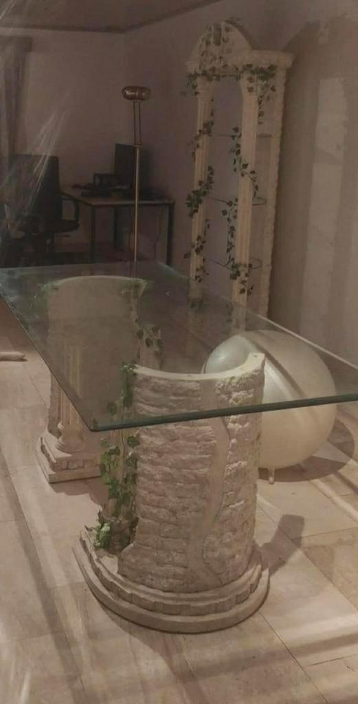 Table à manger grecque + meubles grecs, Maison & Meubles, Armoires | Penderies & Garde-robes, Comme neuf