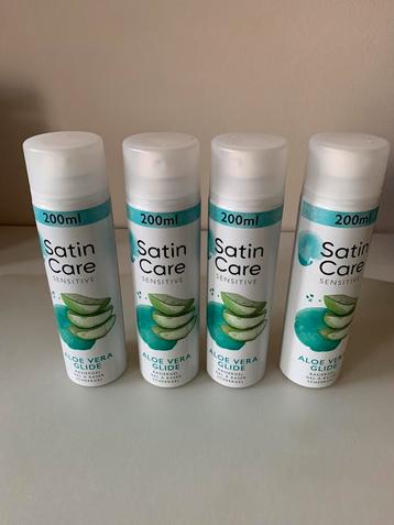 Venus Satin Care scheerschuim beschikbaar voor biedingen