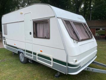 Caravan Chateau met Mover, voortent, rondzit, fransbed beschikbaar voor biedingen