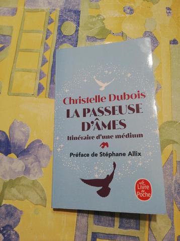 Christelle Dubois. La passeuse d'âmes.  beschikbaar voor biedingen