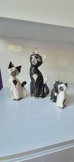 Trio de statuettes décoratives – Chats en bois sculpté, Ophalen of Verzenden