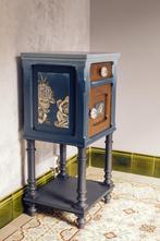 Chevet peint à la main, Maison & Meubles, 70 cm ou plus, Comme neuf, Moins de 45 cm, Enlèvement