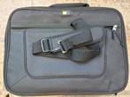 Laptoptas 15" CaseLogic + draagriem, Computers en Software, Laptoptassen, Ophalen of Verzenden, 15 inch, Zo goed als nieuw, Schoudertas