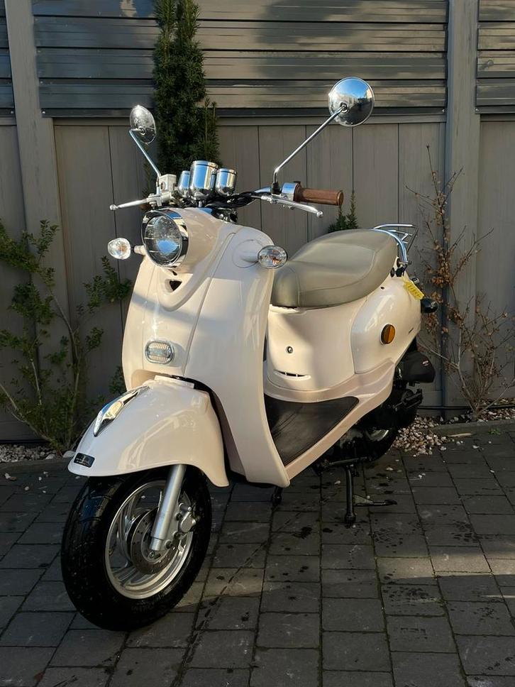 Retro/Vespa Scooter | A klasse | 812km! | Bijna nieuw |4Takt, Fietsen en Brommers, Snorfietsen en Snorscooters, Zo goed als nieuw