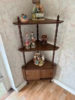 Hoekmeubel met porceleinen beeldjes, Ophalen, Zo goed als nieuw