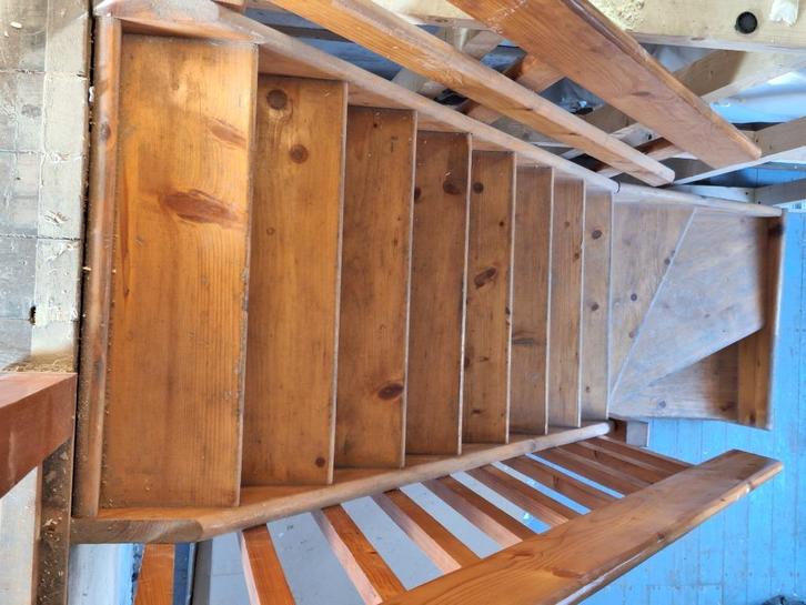 Trap kwartslag links met leuning, Doe-het-zelf en Bouw, Ladders en Trappen, Gebruikt, Trap, 2 tot 4 meter, Ophalen