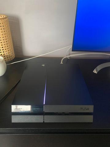 Playstation 4 met console beschikbaar voor biedingen