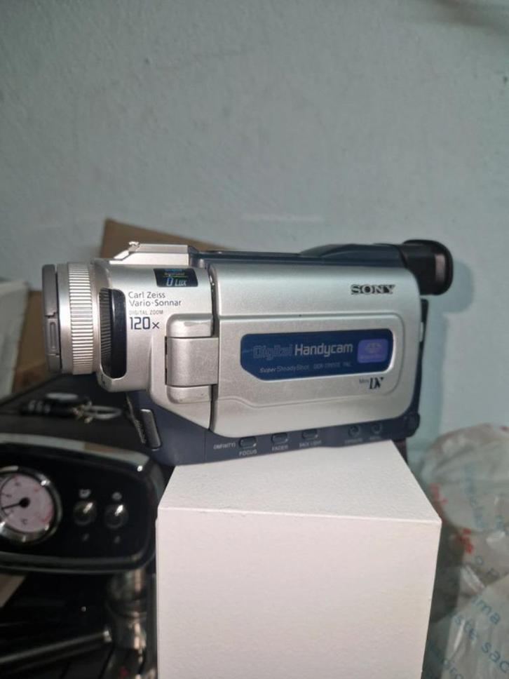 Digitale camcordercamera's zijn DCR TRV17E pro sony DV, Audio, Tv en Foto, Videocamera's Digitaal, Zo goed als nieuw, Mini DV