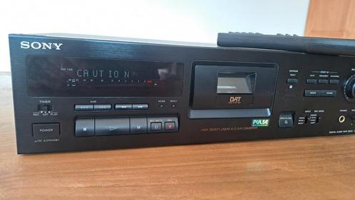 Defecte Sony DAT DTC790 met 69 DAT cassettes, Audio, Tv en Foto, Cassettedecks, Sony, Ophalen