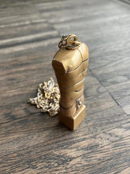 Micro DavidOff halsketting / standbeeld van Miguel Berrocal, Handtassen en Accessoires, Kettinghangers, Gebruikt, Overige materialen