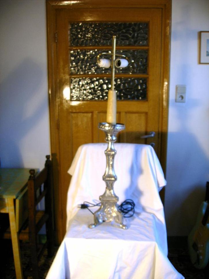 Verzilverde metalen tripode kandelaar, Antiek en Kunst, Antiek | Verlichting, Ophalen of Verzenden