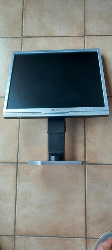 Monitor Philips met kabels voor PC -  laptop  beschikbaar voor biedingen