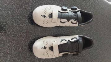 Chaussure vélo route specialized torch 3.0 44 beschikbaar voor biedingen