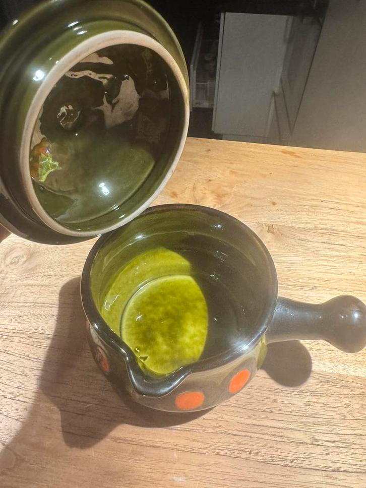 Vintage keramieken sauspot – jaren ’70 – handgemaakt, Huis en Inrichting, Keuken | Potten en Pannen, Zo goed als nieuw, Ophalen