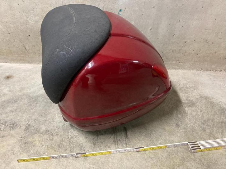 Vespa Gts of gtv topbox Topcase top koffer € 245, Fietsen en Brommers, Brommeronderdelen | Scooters, Ophalen of Verzenden