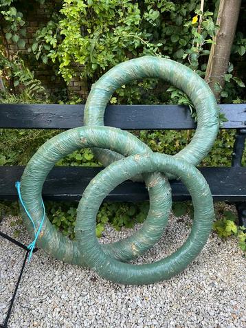 GROTE KRANSEN STRO BLOEMSCHIKKEN GRAFKRANSEN beschikbaar voor biedingen